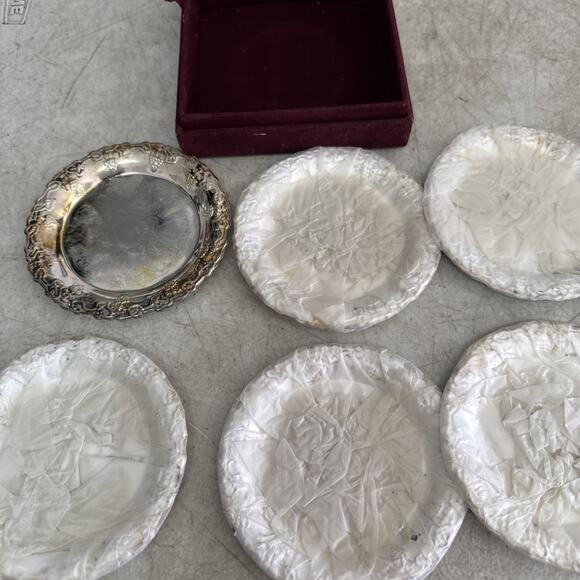 Vintage Classic Silver Collection by Crea Milano 6 Coaster Set in Velvet Case - Picture 3 of 8